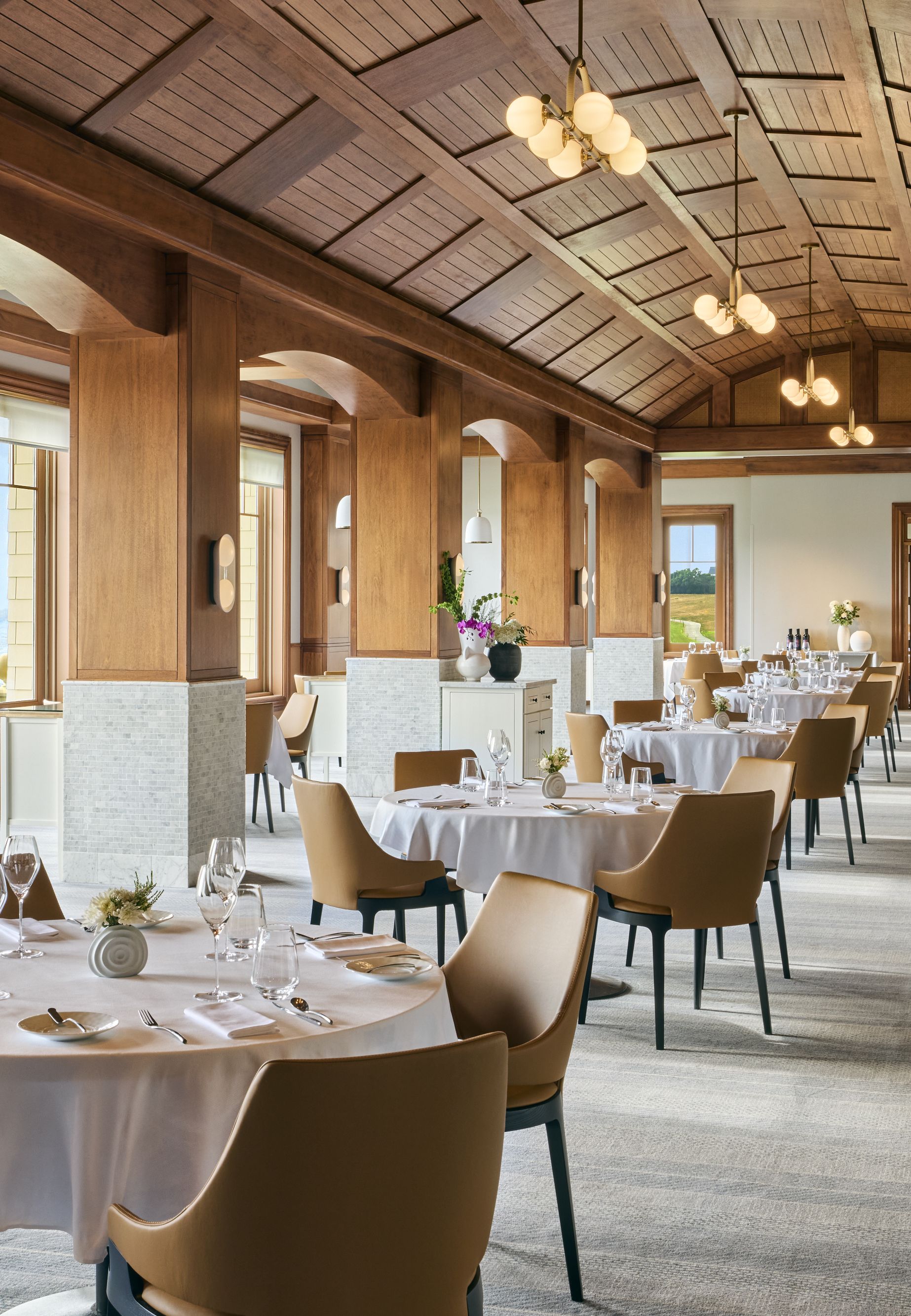 navio dining room 34376