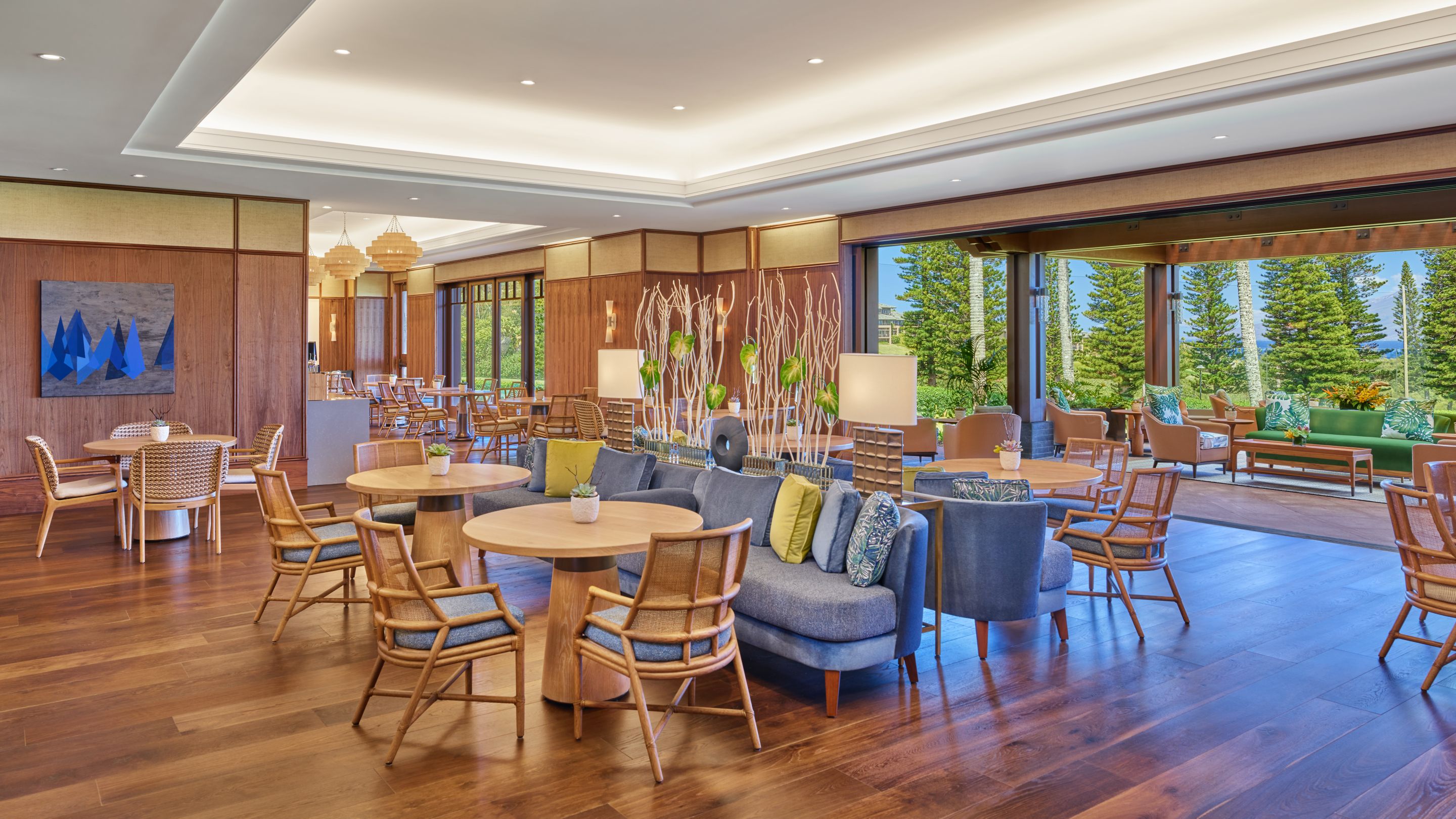 Club lounge with Open Walls at Kapalua
