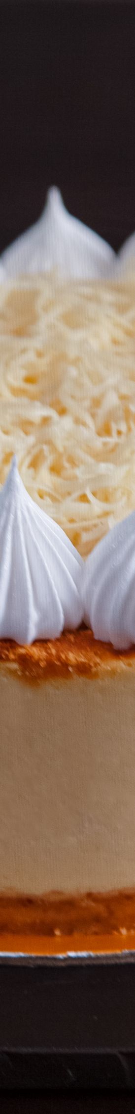 The Ritz-Carlton Cakes: Kaasstengel-Salted Egg Che