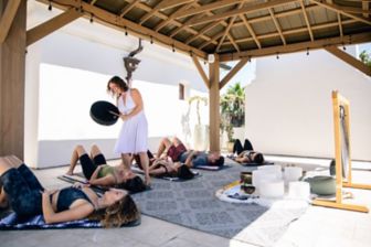 Mediating sound bath experience with various sound