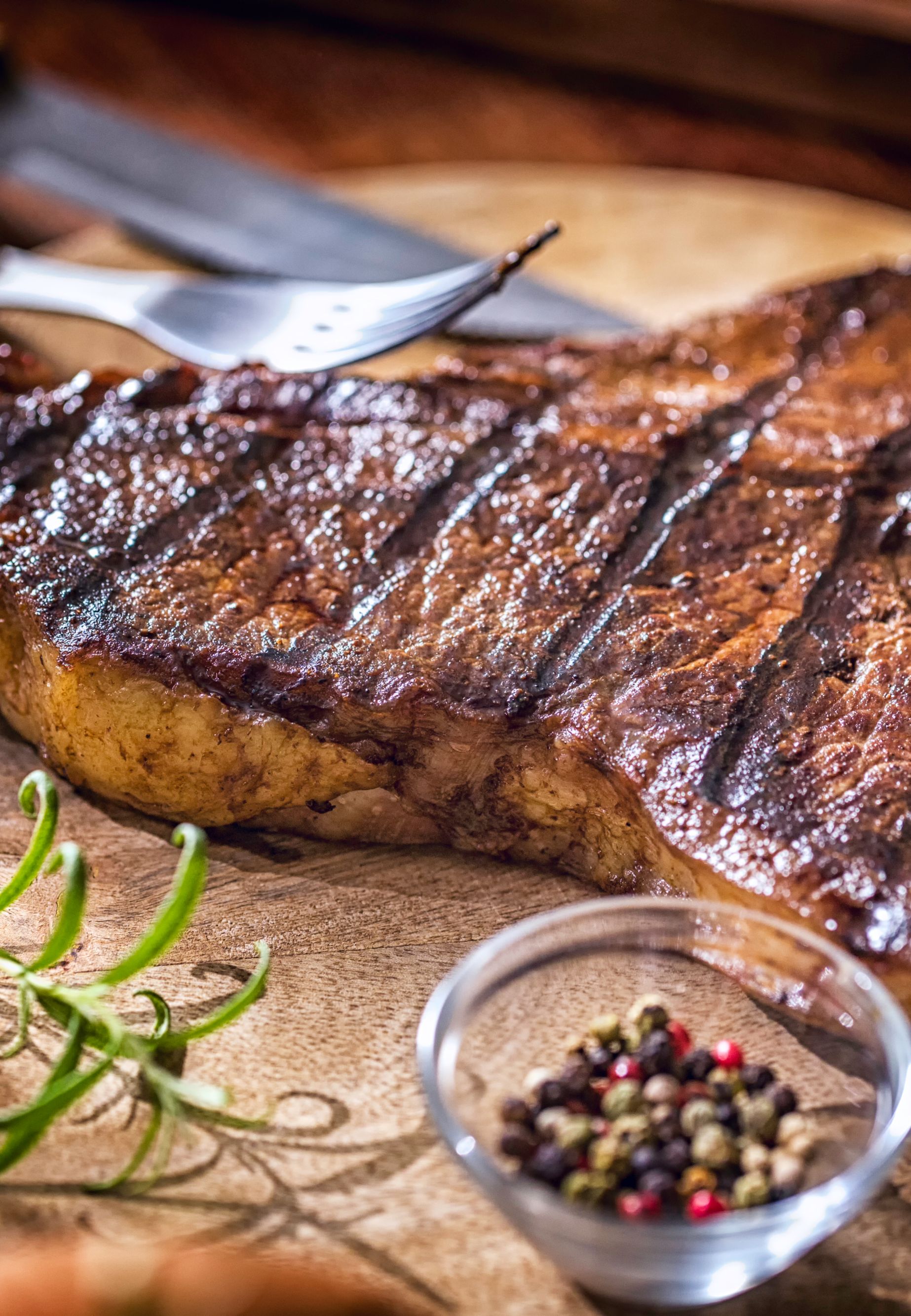 Steak on Wood Plate 29560