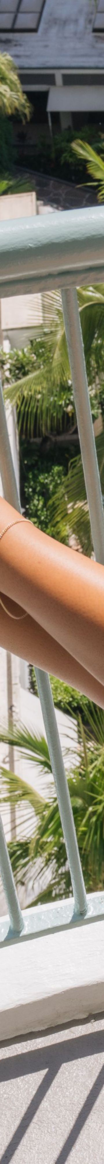 balcony-poolside-bli39593