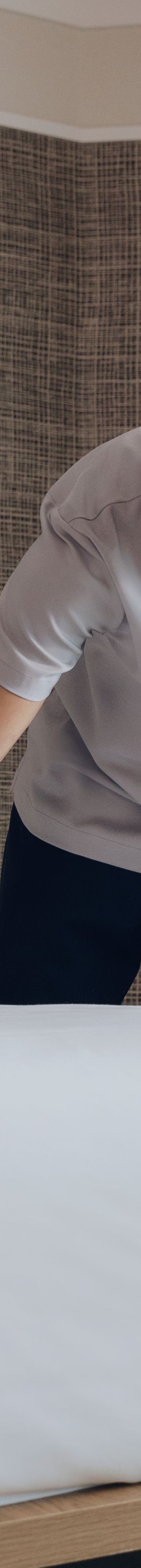 HOUSEKEEP_MAKING BED_0779