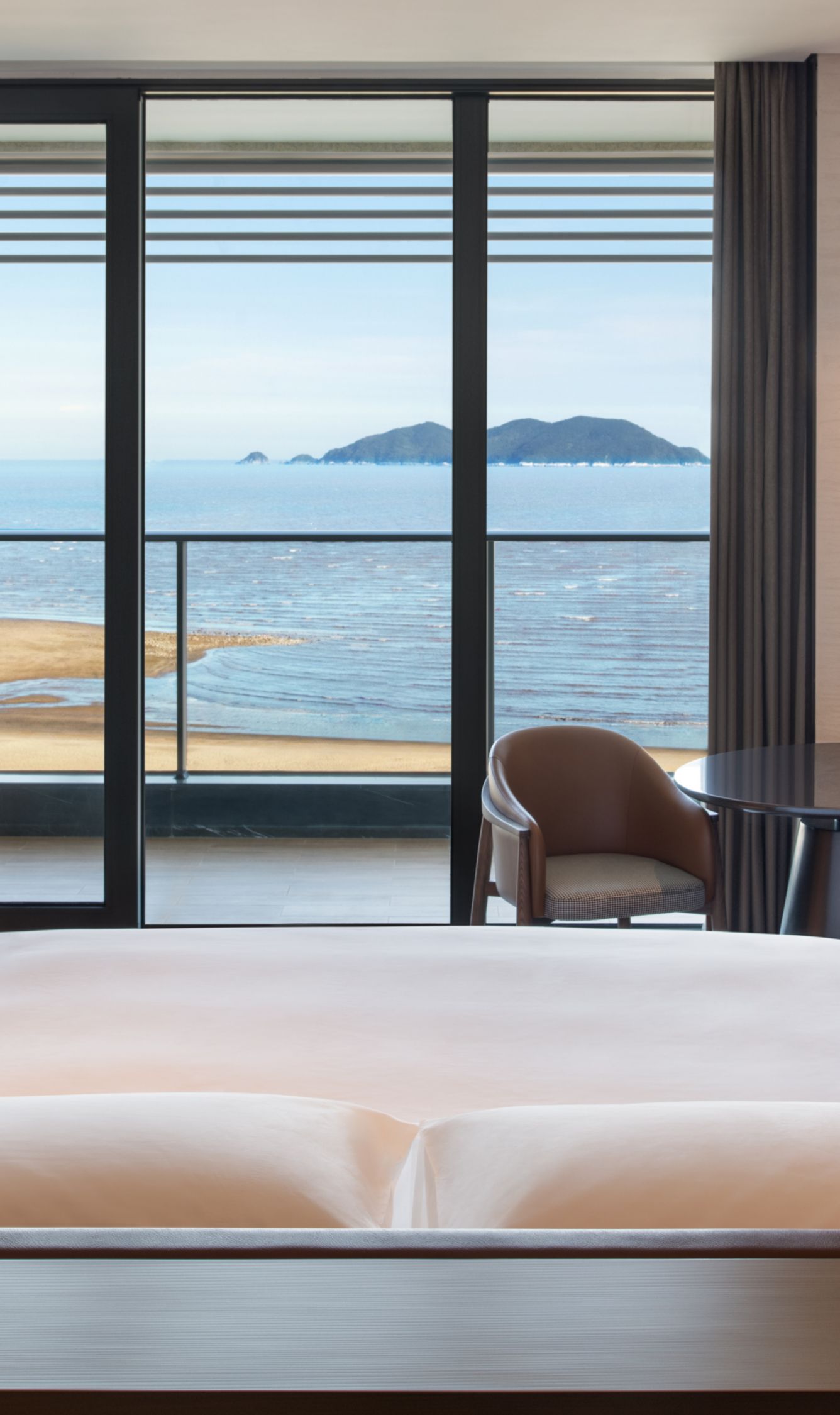 Deluxe Ocean View King Bed Room