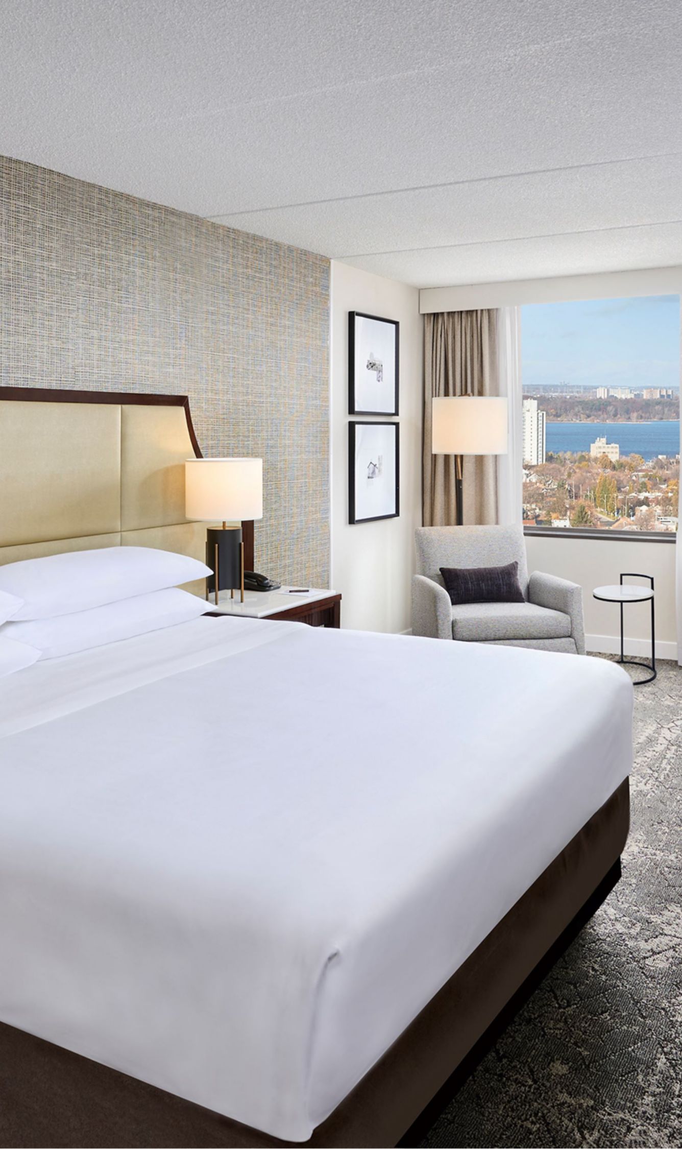 Hamilton Hotel Suites | Sheraton Hamilton Hotel