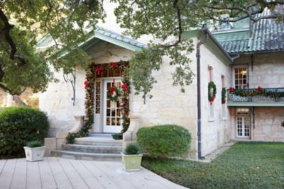 Exterior of a historic home-turned-restaurant