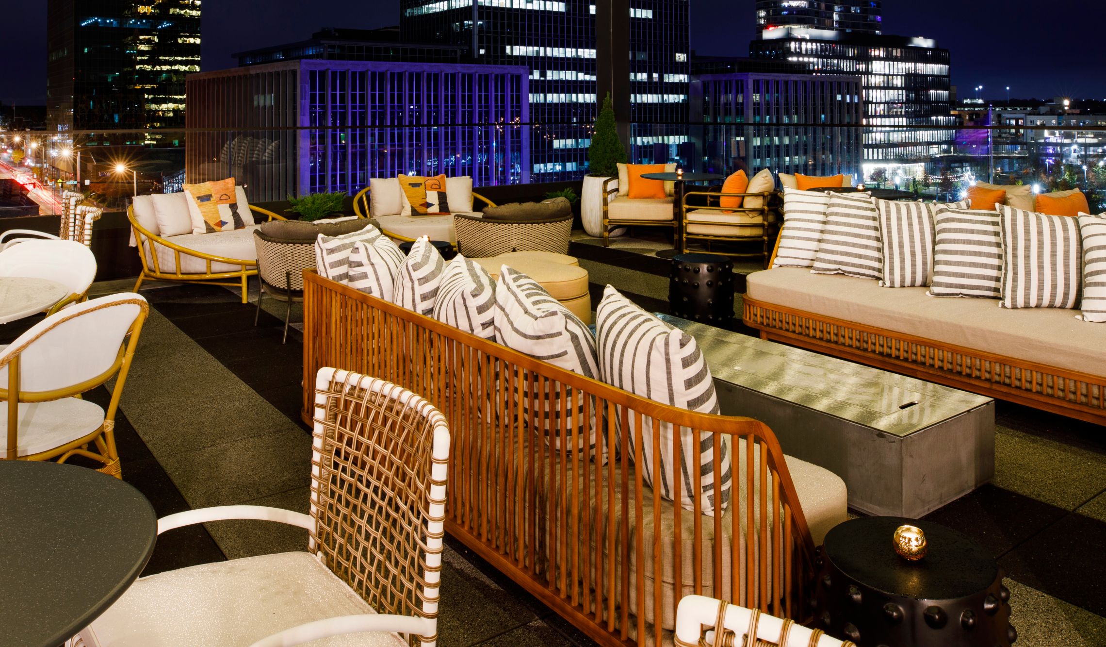 Downtown Indy Hotels Hotel Indy, Indianapolis, a Tribute Portfolio Hotel