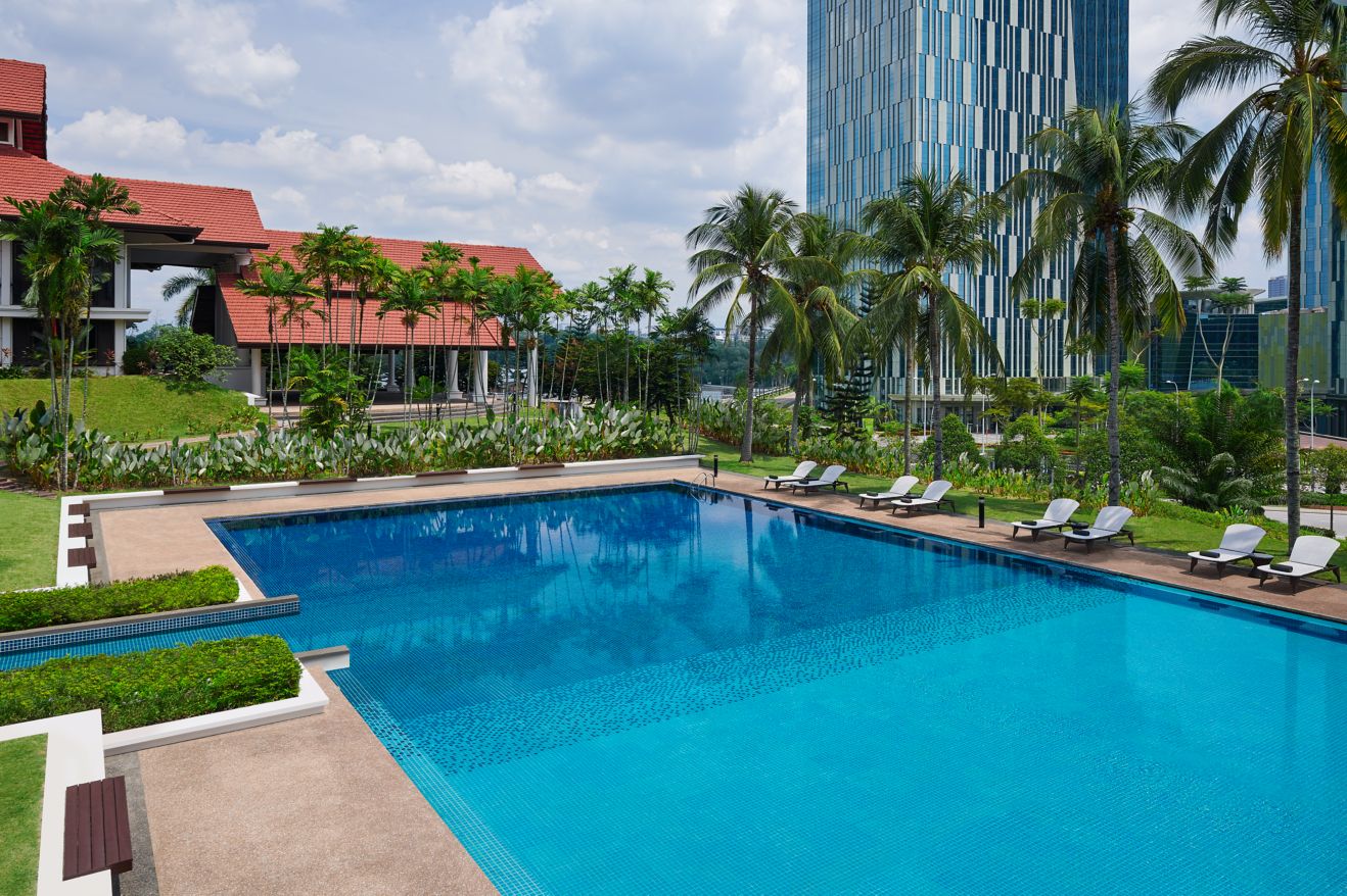 hotel outdoor swimming pool 