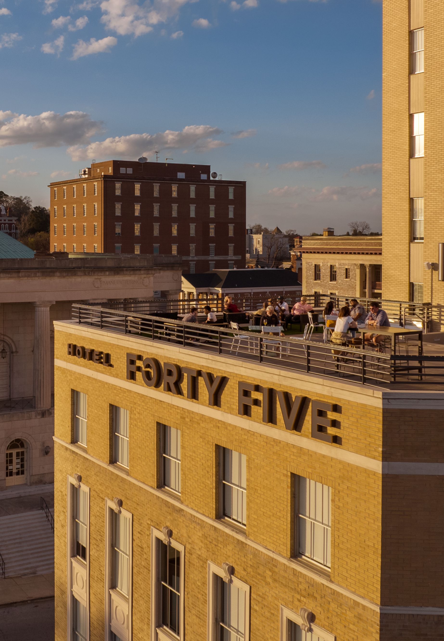 Hightales Rooftop 37111