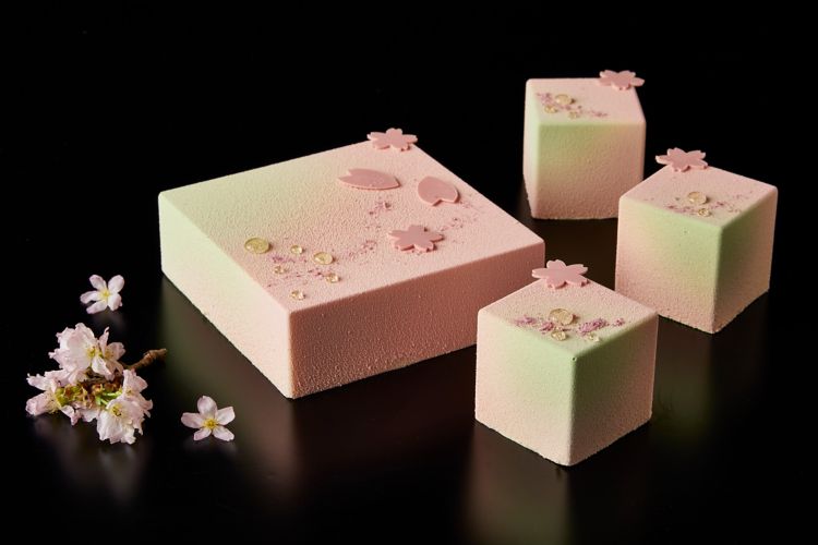 La Boutique - Sakura Yomogi Cake