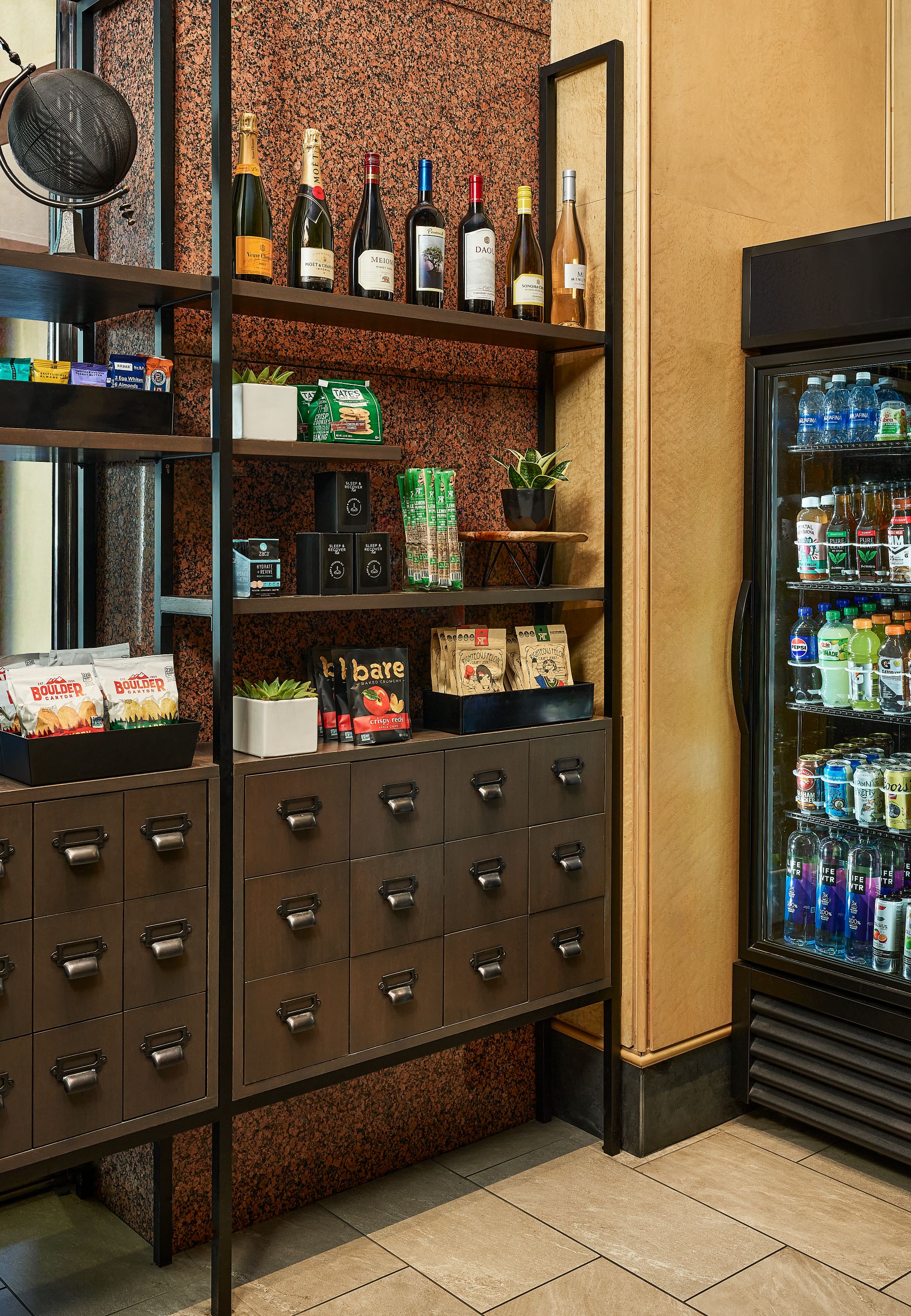 Sundries Market 18188