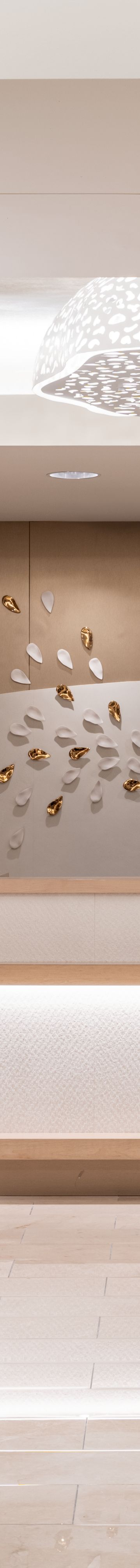 book-cadillac-desk-16028