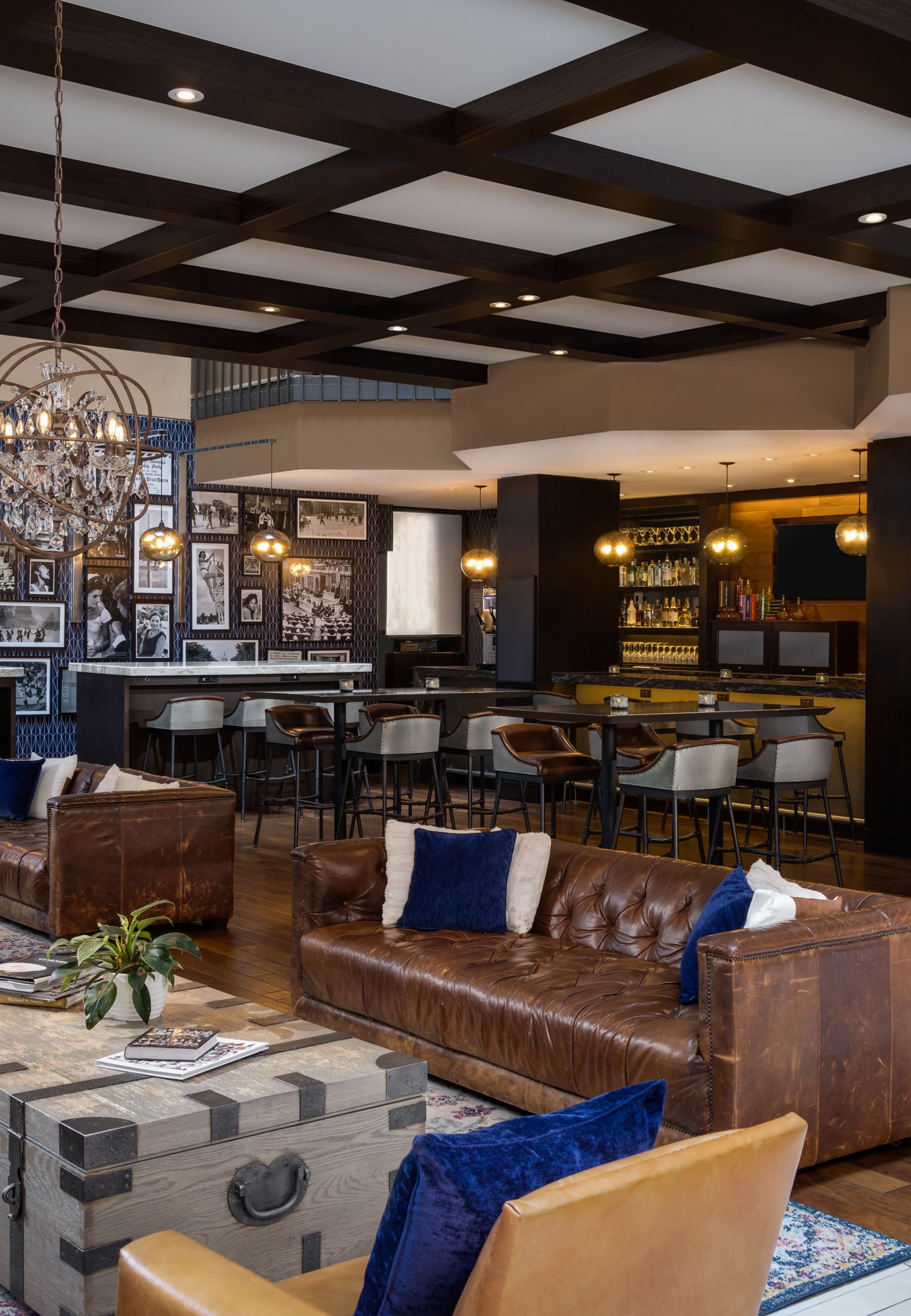 Infamy Restaurant and Bar, Bar and sitting area