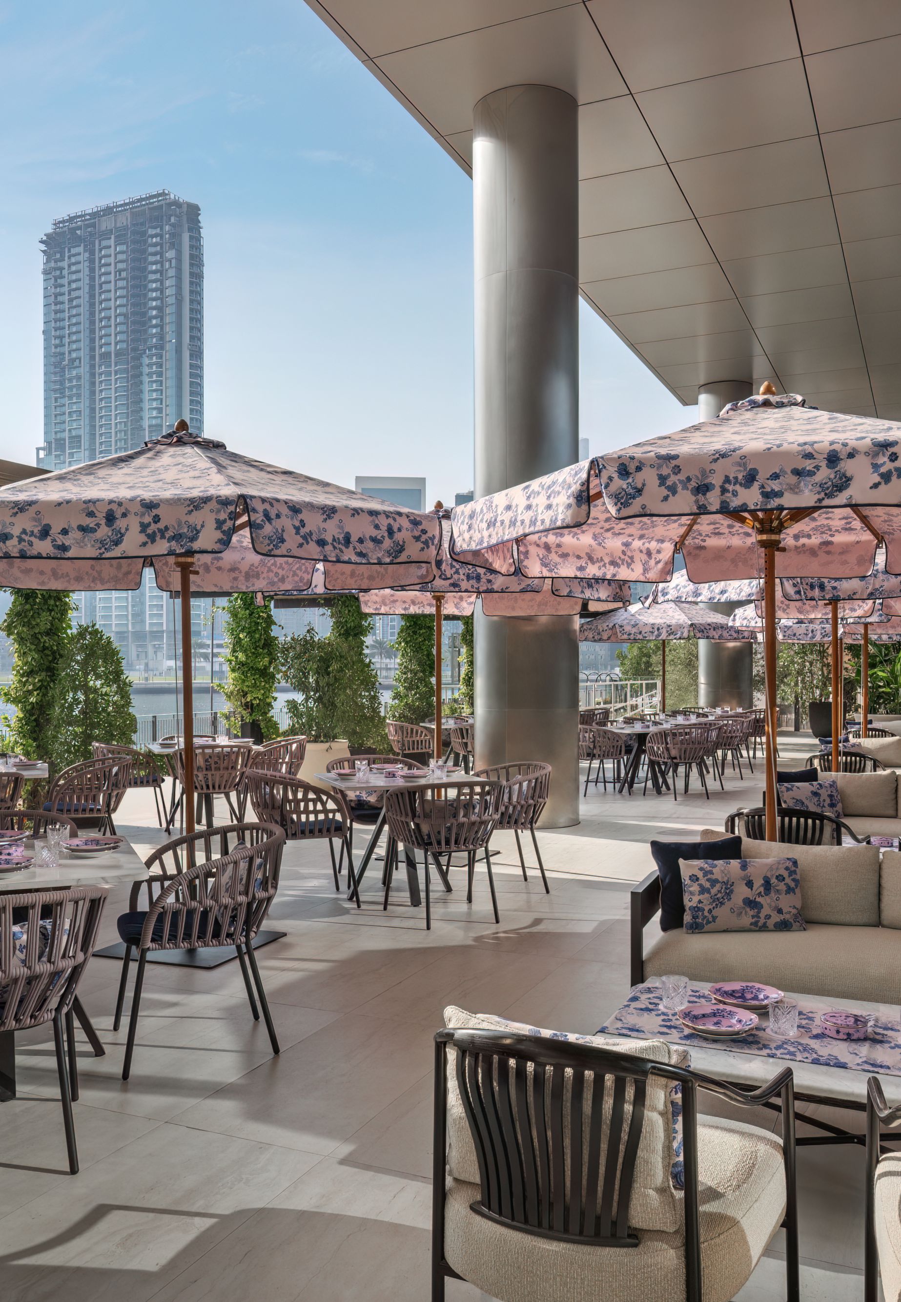 MH_DXBDX_GinTerOutdoor_1