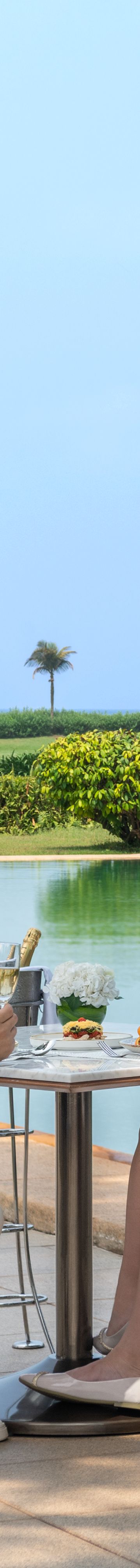 poolside-dining-19902