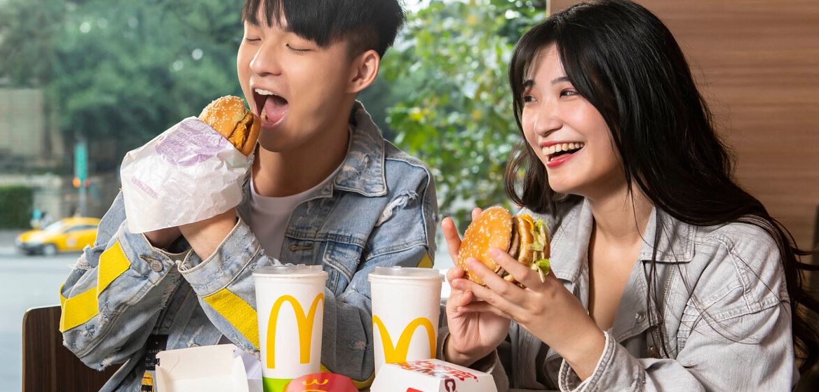 台灣麥當勞2020振興優惠再一波，最高可省下2833元！「雙人共享」只要199或299元！最多可省下一百元！
