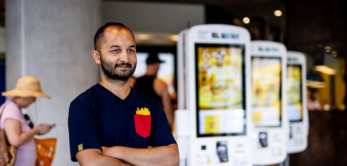 Megváltozott munkaképességű dolgozó a McDonald's étteremben - Henrik