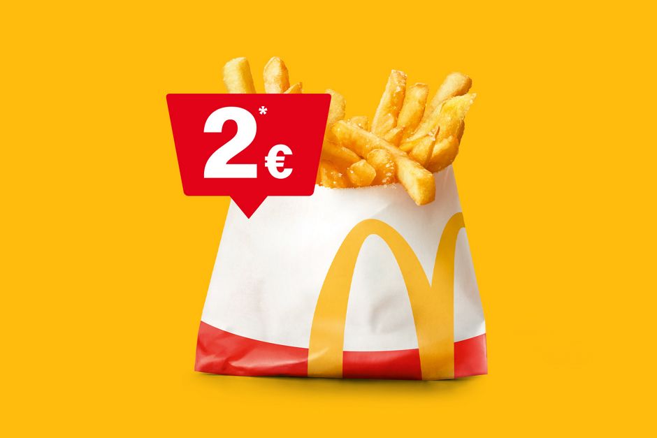 Zu sehen sind Pommes Frites Small für 2 €.