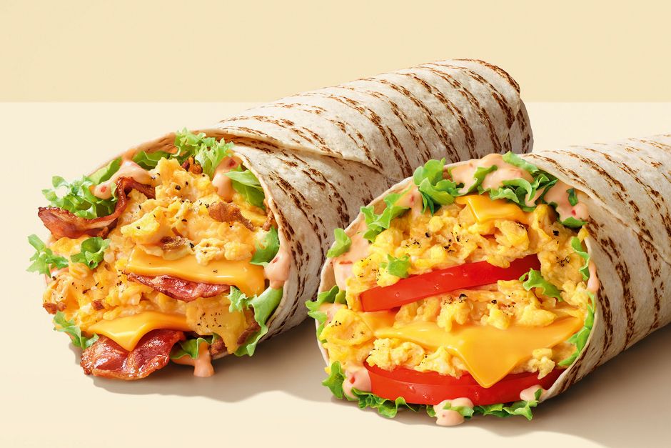 Das Bild zeigt McWrap® Rührei Bacon Cheese und McWrap® Rührei Bacon