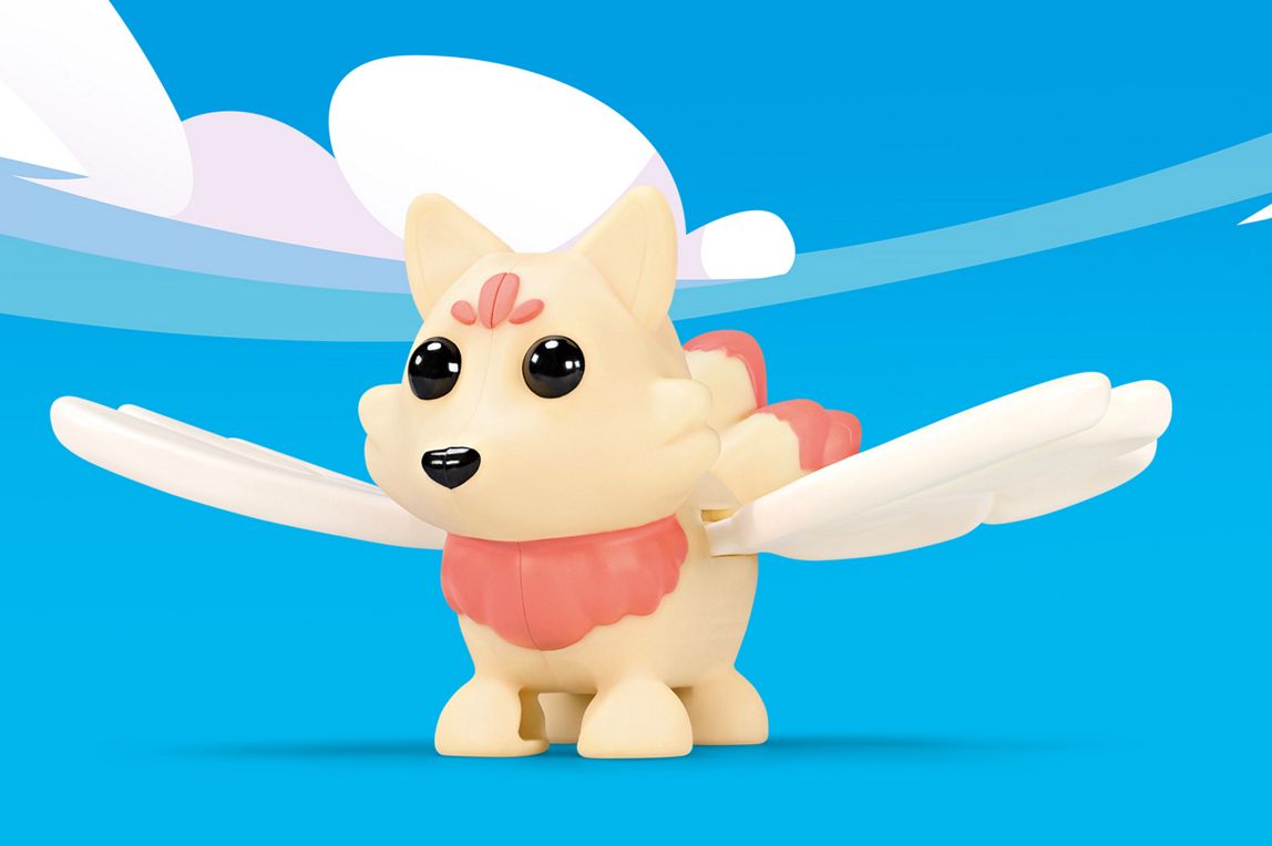 Eine cremefarbene fliegende Fuchs-Figur (Kitsune) mit rosafarbenen Details und weißen Federflügeln.