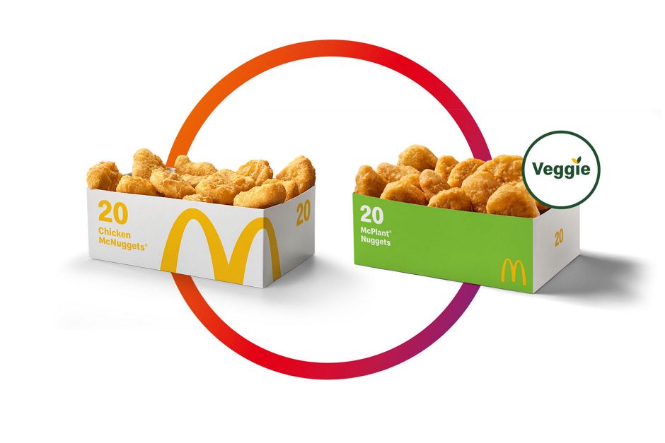 Abgebildet sind 20 Chicken McNuggets® und 20 McPlant® Nuggets
