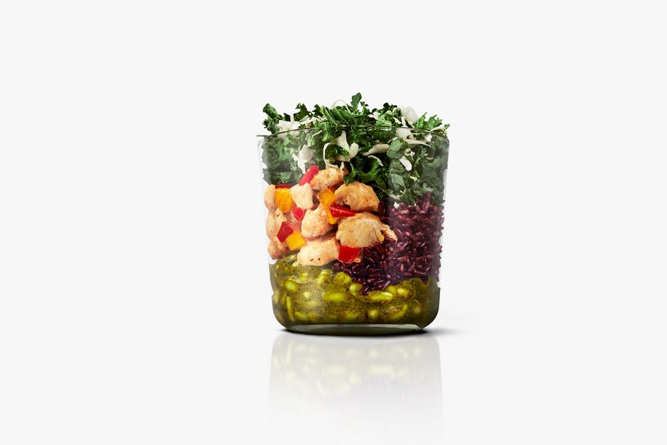 Salat, tomat, løg og pickles