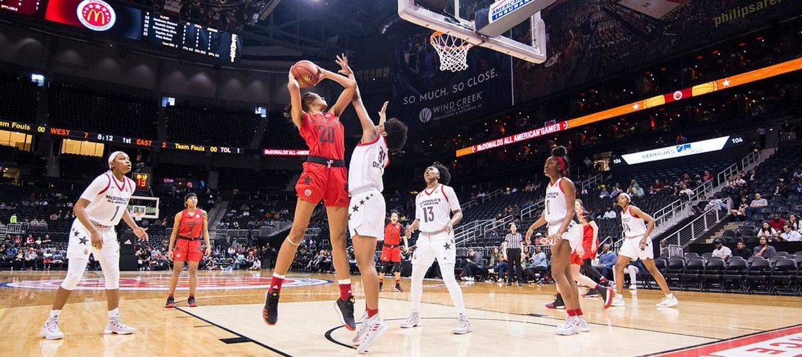 Olivia Nelson-Ododa (20) pulls up for a shot at the 2018 McDonald’s All American Games