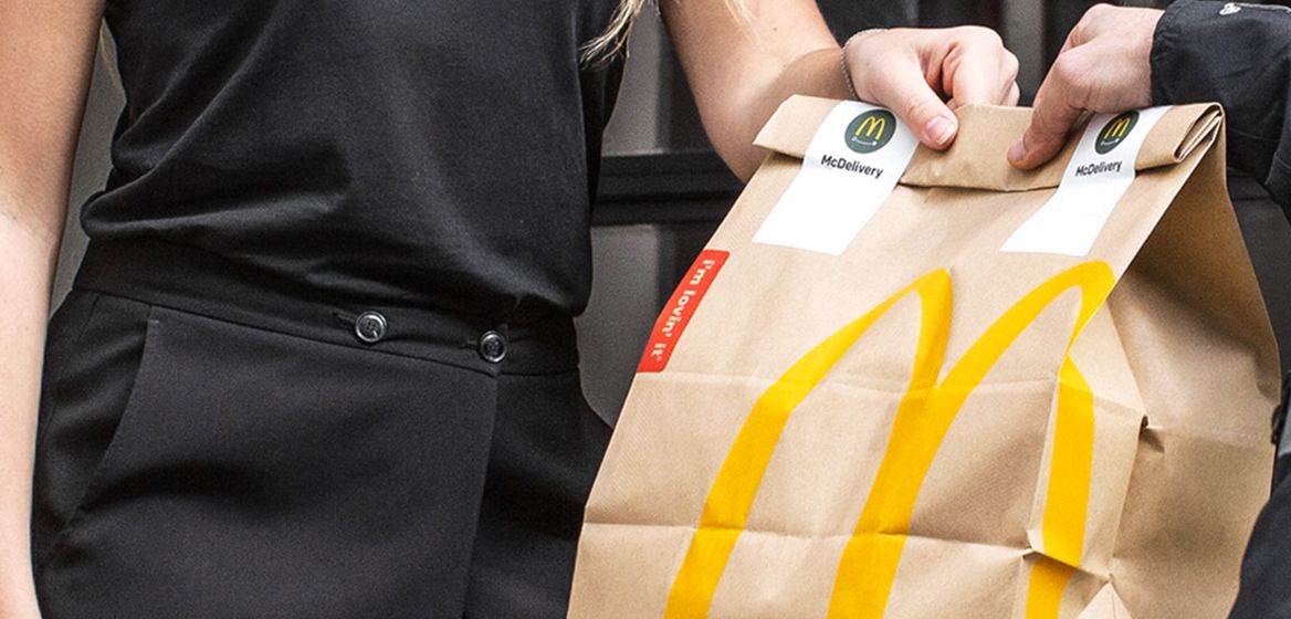 McDelivery -kotiinkuljetus. Tilaa Mäkkärin ruokaa kotiin | McDonald's Suomi