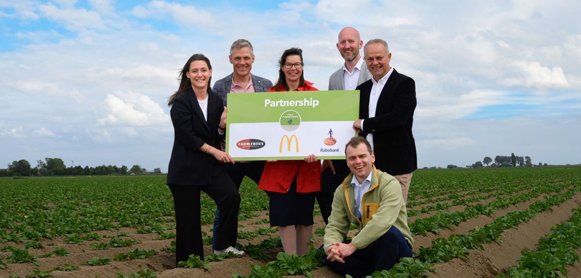 Van links naar rechts: Nicoline van Gerrevink (Rabobank), Hens Gunneman (Farm Frites), Gea Bakker (Rabobank), Laurens Knol (McDonald's), Leon Boer (Farm Frites) en Jerôme de la Chambre (McDonald's).