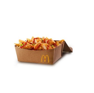 Spicy Buffalo Grilled Chicken Poutine (Québec)