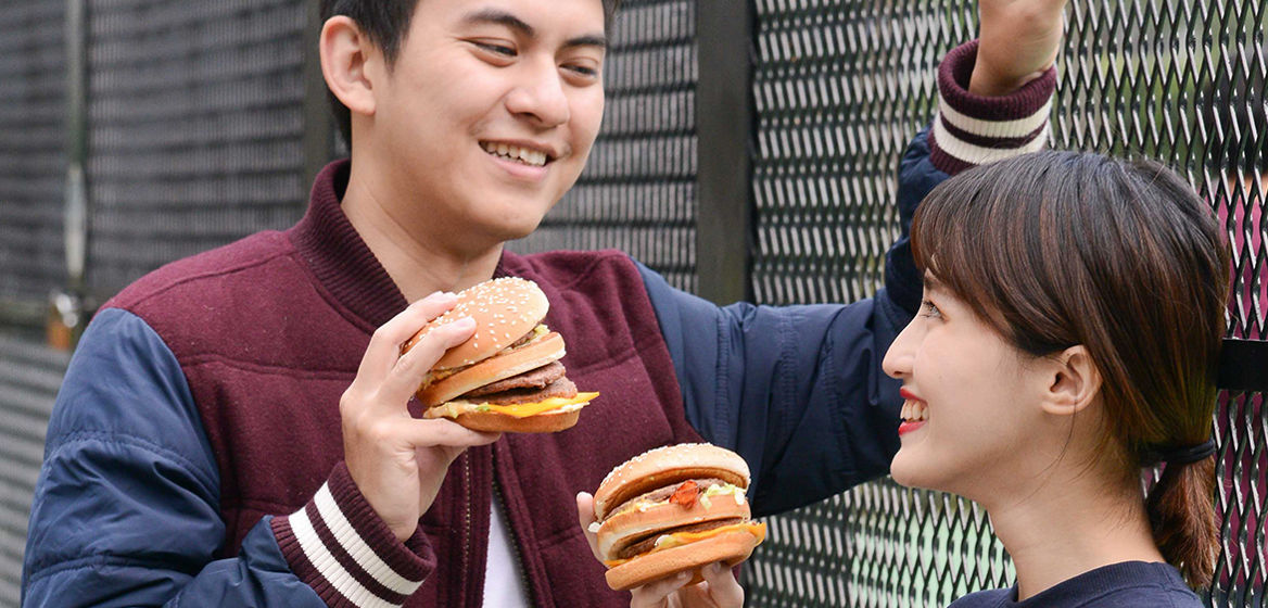 麥當勞霸主「大麥克」加了培根更夠勁 「培根大麥克」3/20首度登台 超狂滿額贈 3/20～4/10「週三冰氛日」 中信卡消費滿99元送蛋捲冰淇淋！