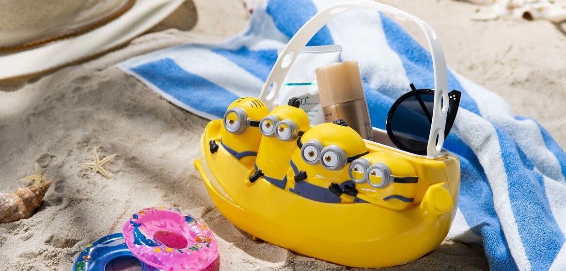 炎炎夏日喜愛去海邊的你，更能拿來裝沙、玩水，今年夏天讓麥當勞「小小兵萬用置物籃」乘香蕉船陪您玩樂、冒險一整夏。