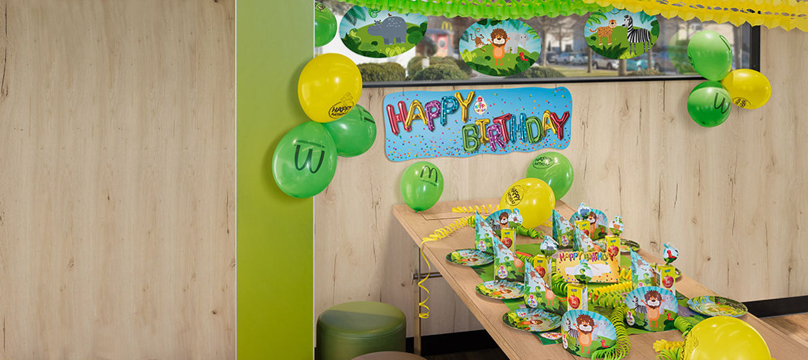 Beispiel McDonald’s Kindergeburtstagsdekoration zum Motto „Dschungelparty“.