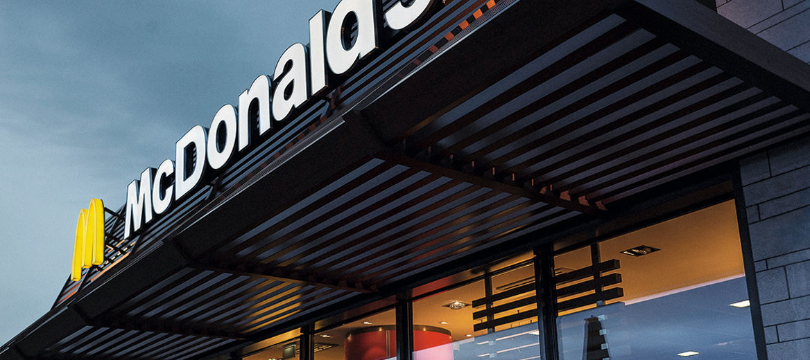 Außenansicht eines McDonald's Restaurants
