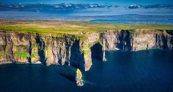 <p>Dollar Weakness Creates an Opportune Moment for Emerging Markets Debt</p>
