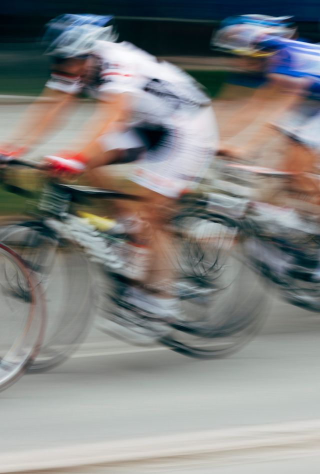 Bicycle Race, lens motion