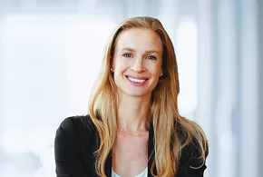 Anna Murray Headshot