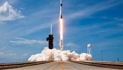 Lancement de la fusée SpaceX Falcon 9.
