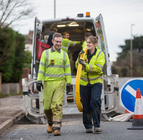 SGN engineers working to replace iron gas mains