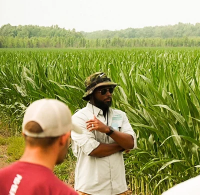 photo of Vayda farmers in a field