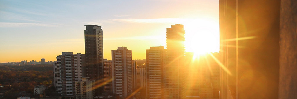 Centre-ville de Toronto avec le lever du soleil
