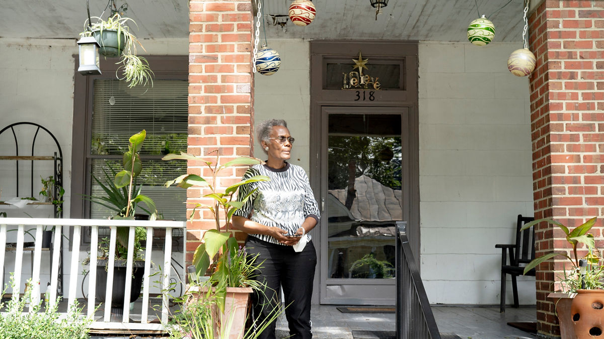 Marry Warren, home owner and former head of South East Rocky Mount Community organization, in front of her home.  Rocky Mount, NC. September 24, 2021 (Photo by Samantha Appleton)In the face of historical challenges, the people of Rocky Mount, N.C., are embarking on a journey to address structural racism and racial equity as key drivers of health. This rural town of 54,000 is working to make the city’s power structure more inclusive, encourage collaboration between generations and racial groups, and address the root causes of racism. Residents are taking an expansive view of health and fostering connections around such critical issues as affordable housing, workforce development and wealth building, and access to healthy foods.