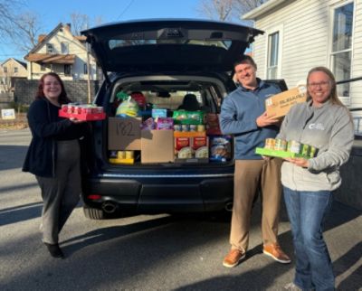 Bertera Subaru Hosts Thanksgiving Food Drive for The Gray House