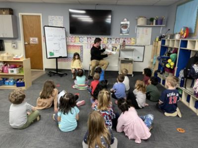 Classic Subaru Promotes Reading at Local Elementary School
