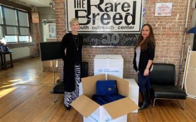 Reliable Subaru donates blankets to homeless youth