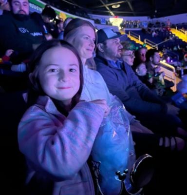 Haddad Subaru sends 5 families affected by pediatric cancer to Disney on Ice. 
