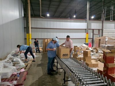 Dutch Miller Subaru Helps Box Food For Veterans