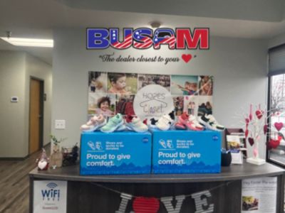 Busam Subaru Donates to Hope's Closet