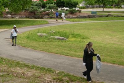 Earth Day Clean Up in the Heart of Arkansas