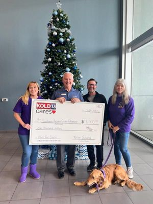 Tucson Subaru Donates $1000 to Southern Arizona Golden Retriever Rescue!